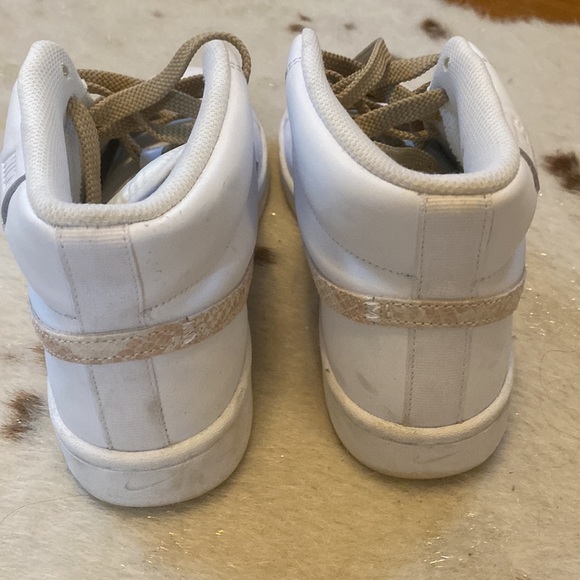 GUC NIKE SIZE 9 - Picture 10 of 12